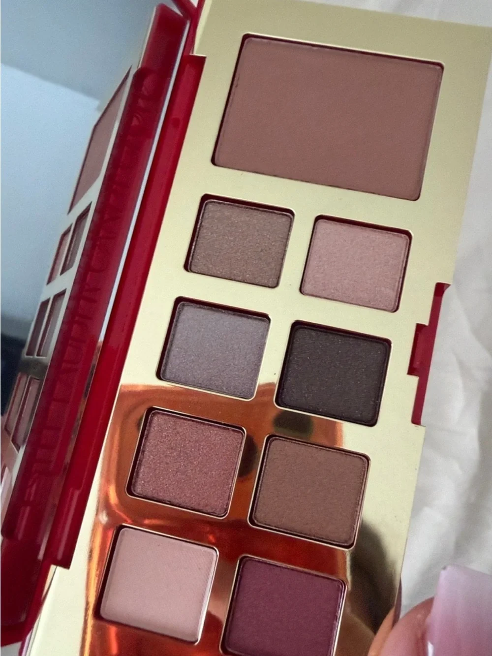 Estee Lauder compact palette